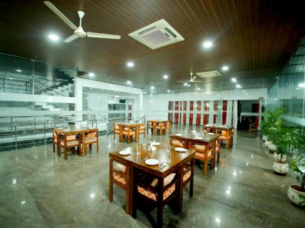 multi cuisine restaurant kochi